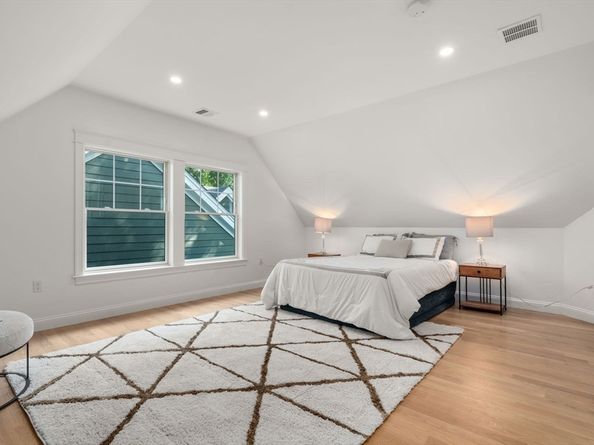 85 Naples Rd 1, Brookline MA 02445