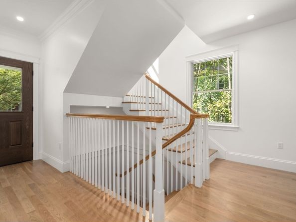 85 Naples Rd 1, Brookline MA 02445