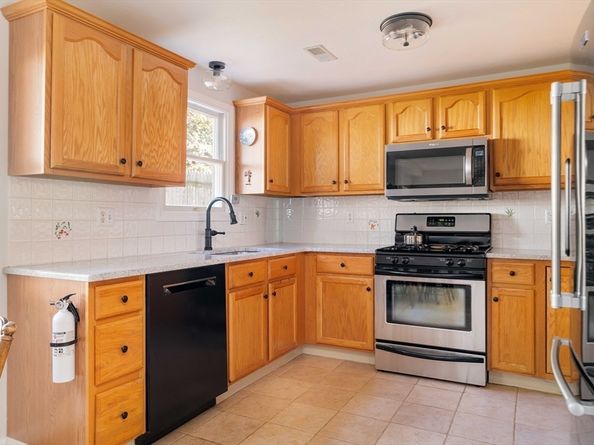 19 Draper St, Medford MA 02155
