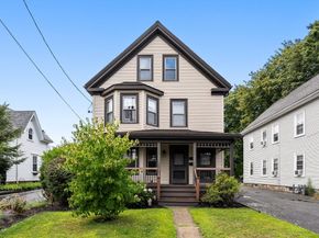 464-466 Main St, Bridgewater MA 02324