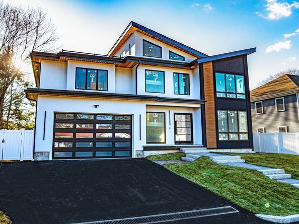 38 Kappius Path, Newton MA 02459
