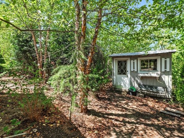 20 Oakland Ave, Tewksbury MA 01876