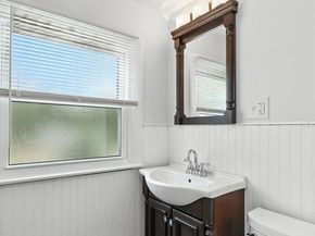 20 Oakland Ave, Tewksbury MA 01876