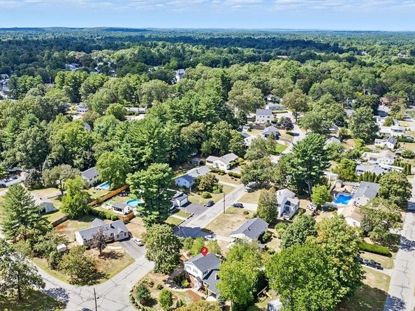 20 Oakland Ave, Tewksbury MA 01876