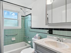 20 Oakland Ave, Tewksbury MA 01876