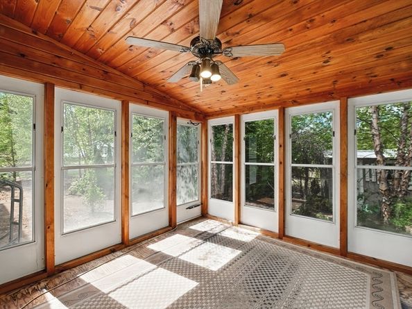 20 Oakland Ave, Tewksbury MA 01876