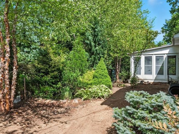 20 Oakland Ave, Tewksbury MA 01876