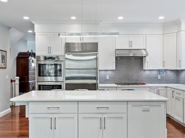 9 Black Birch Ln 9, Concord MA 01742