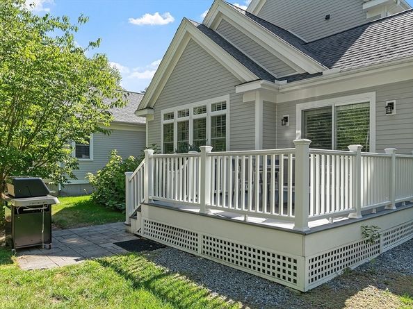 9 Black Birch Ln 9, Concord MA 01742