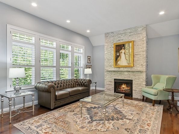 9 Black Birch Ln 9, Concord MA 01742