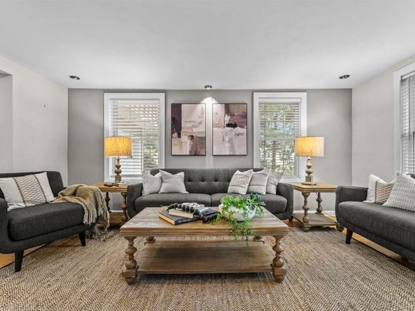 39 Evergreen Road, Natick MA 01760
