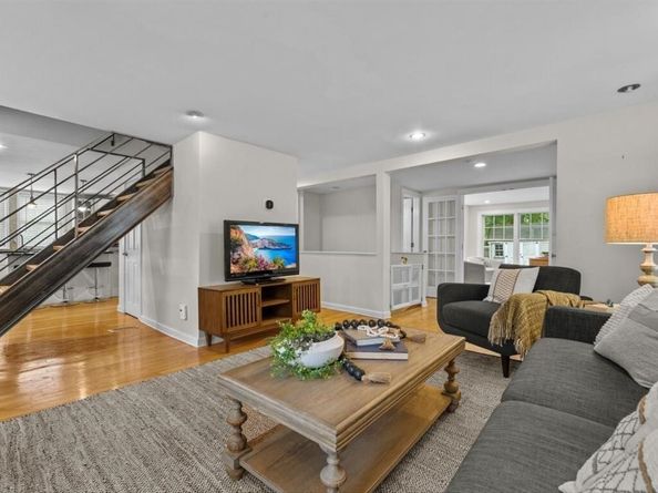 39 Evergreen Road, Natick MA 01760