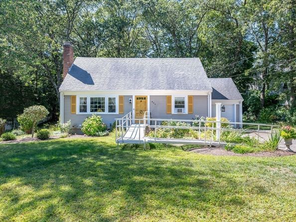 485 Central St, Holliston MA 01746