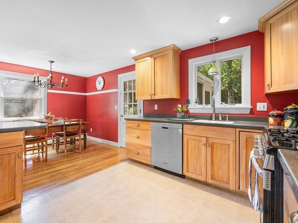 485 Central St, Holliston MA 01746