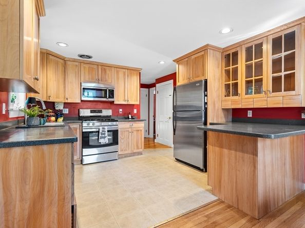 485 Central St, Holliston MA 01746