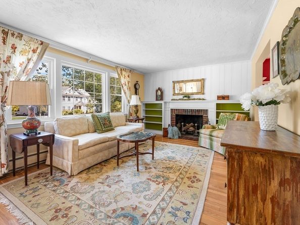 485 Central St, Holliston MA 01746