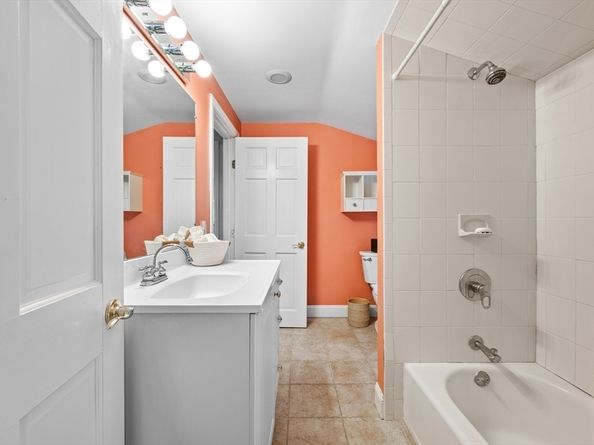 485 Central St, Holliston MA 01746