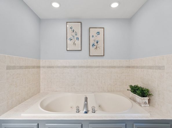 3 Thistle Hill Dr, Shrewsbury MA 01545
