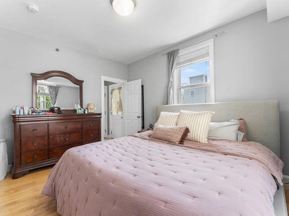 8 Howell 4, Boston MA 02125