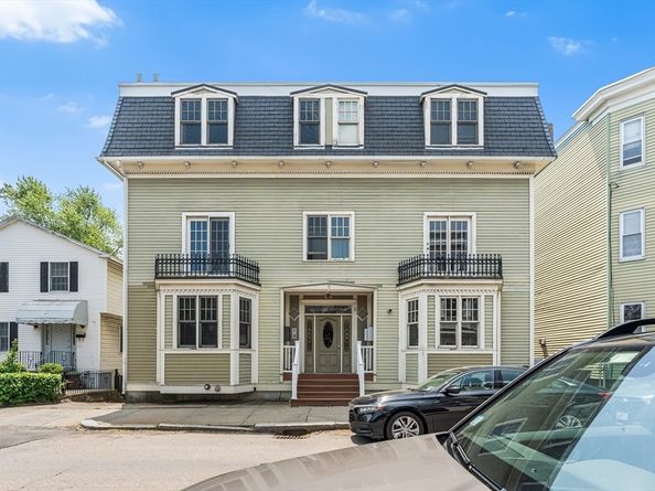 8 Howell 4, Boston MA 02125