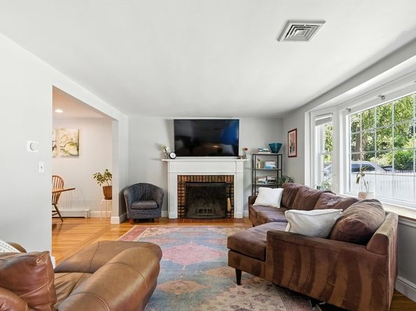76 Redlands Rd, Boston MA 02132