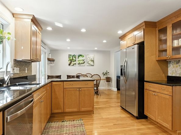 76 Redlands Rd, Boston MA 02132