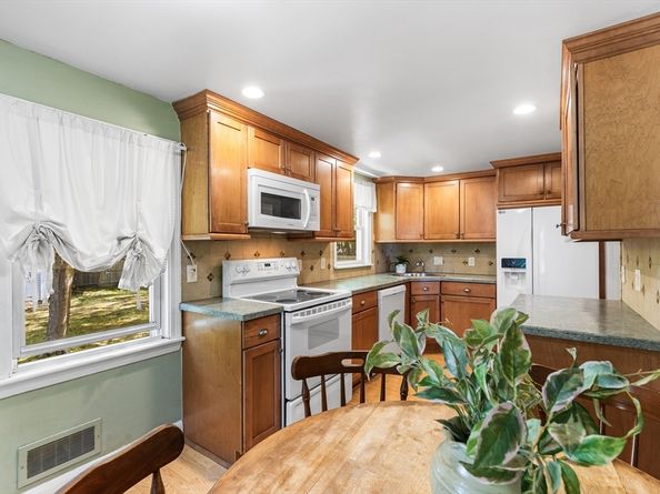 40 Bonad Road, Stoneham MA 02180
