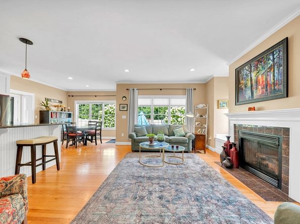 4 Stewart St 4, West Newbury MA 01985