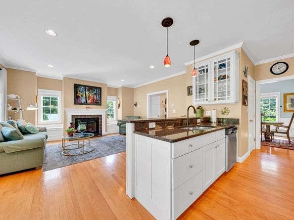 4 Stewart St 4, West Newbury MA 01985