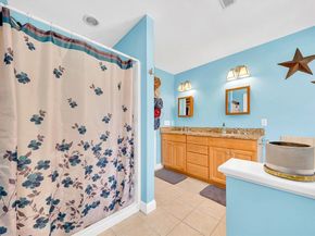 4 Stewart St 4, West Newbury MA 01985