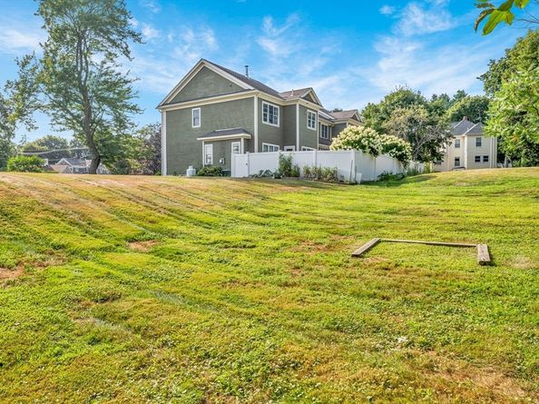 4 Stewart St 4, West Newbury MA 01985