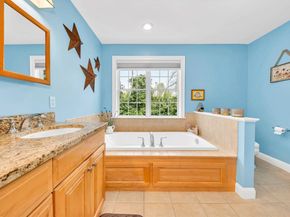 4 Stewart St 4, West Newbury MA 01985