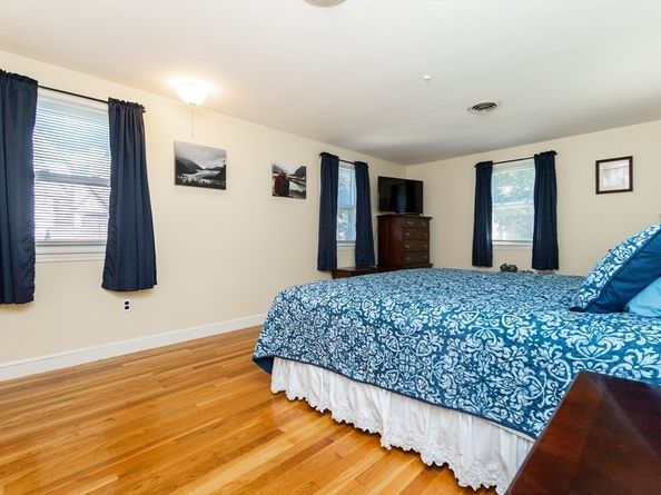 85 Gridley St, Quincy MA 02169