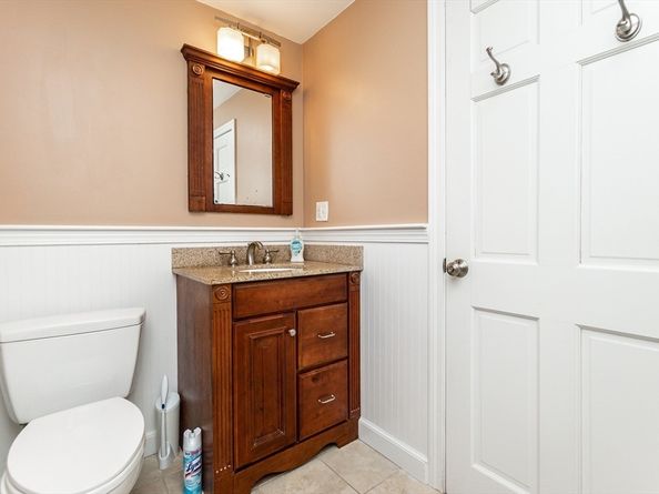 85 Gridley St, Quincy MA 02169