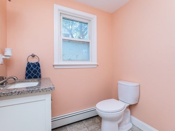 85 Gridley St, Quincy MA 02169