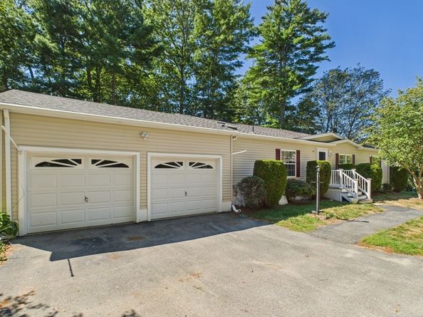 2608 Oak Point Dr, Middleboro MA 02346