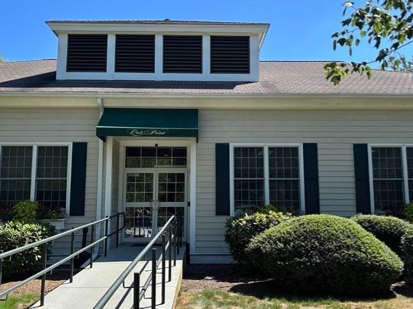 2608 Oak Point Dr, Middleboro MA 02346