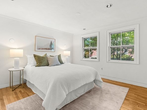 992 Chestnut Street, Newton MA 02464