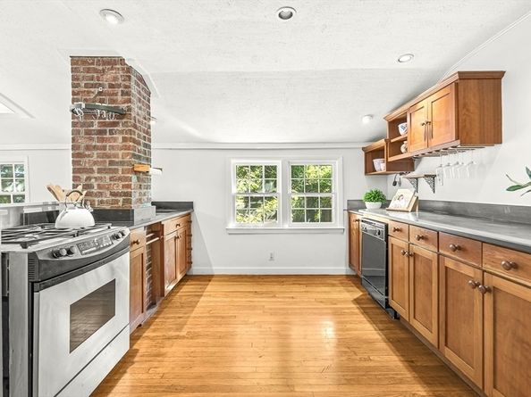 992 Chestnut Street, Newton MA 02464