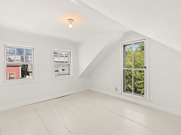 992 Chestnut Street, Newton MA 02464
