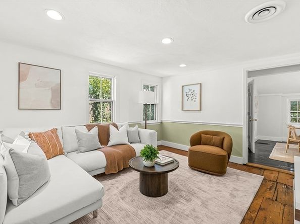 992 Chestnut Street, Newton MA 02464