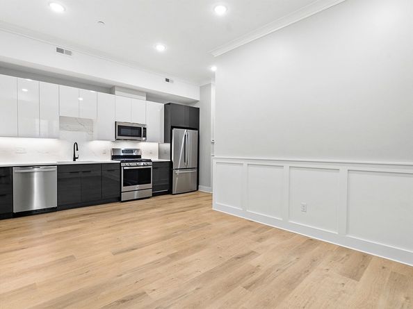 115-B Thurston St B, Somerville MA 02143