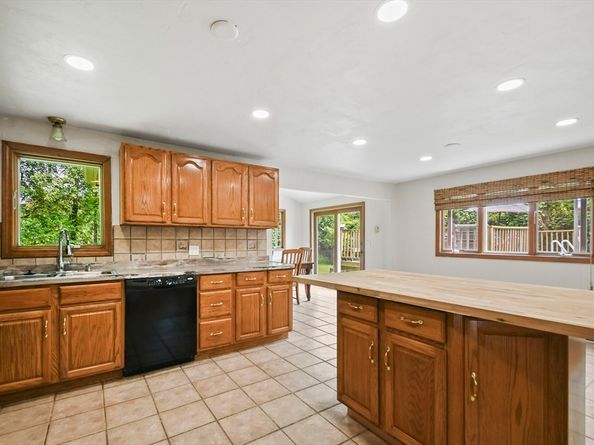 175 Armsby Road, Sutton MA 01590