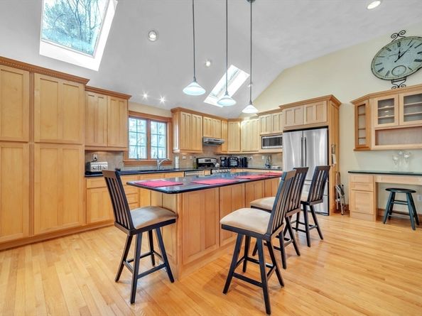 18 Baldwin Rd, Billerica MA 01821