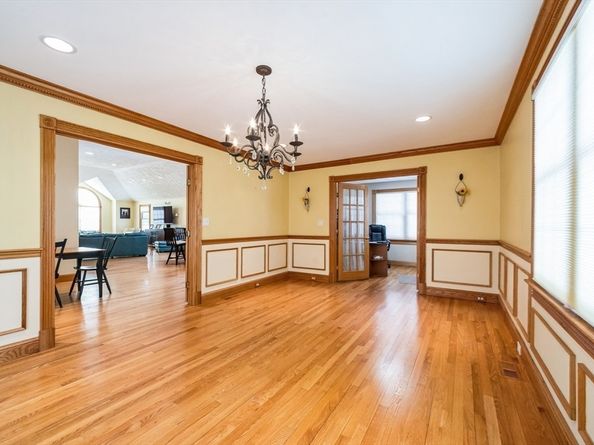 18 Baldwin Rd, Billerica MA 01821