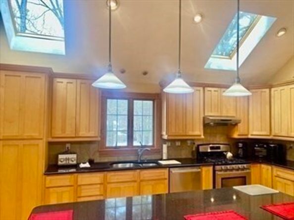 18 Baldwin Rd, Billerica MA 01821