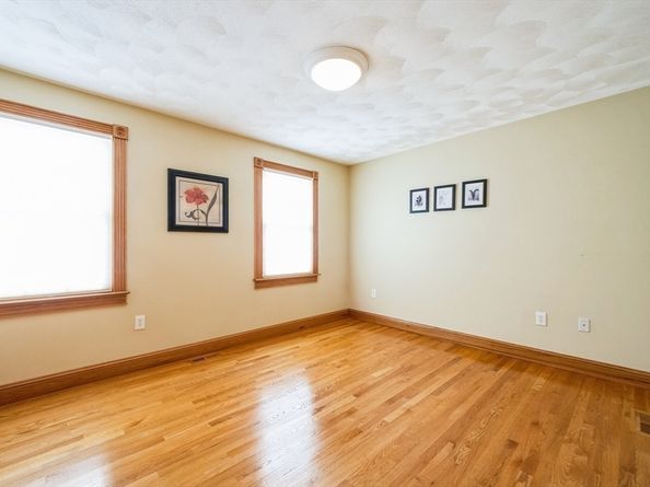 18 Baldwin Rd, Billerica MA 01821