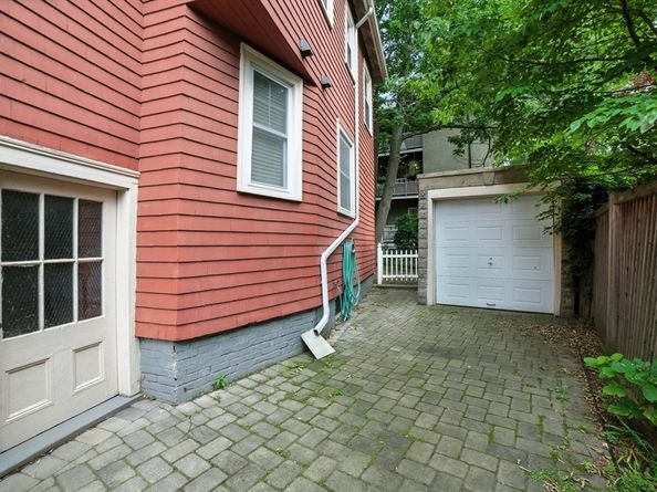 54 Wendell St, Cambridge MA 02138