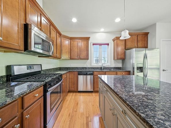 5 Frostpane Ln 5, Hopkinton MA 01748