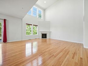 5 Frostpane Ln 5, Hopkinton MA 01748